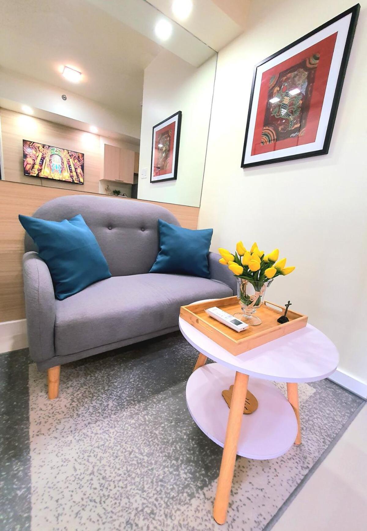 Lovely, Cozy One Bedroom With Wi-fi Pool In Pasig *