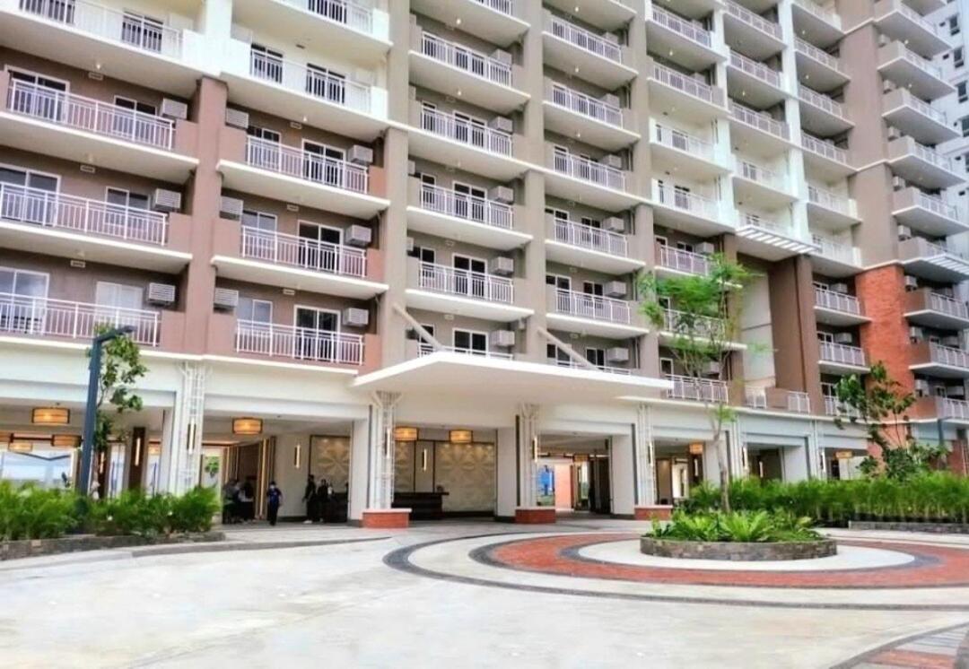 Apartment Lovely, Cozy One Bedroom With Wi-fi Pool In Pasig Manila